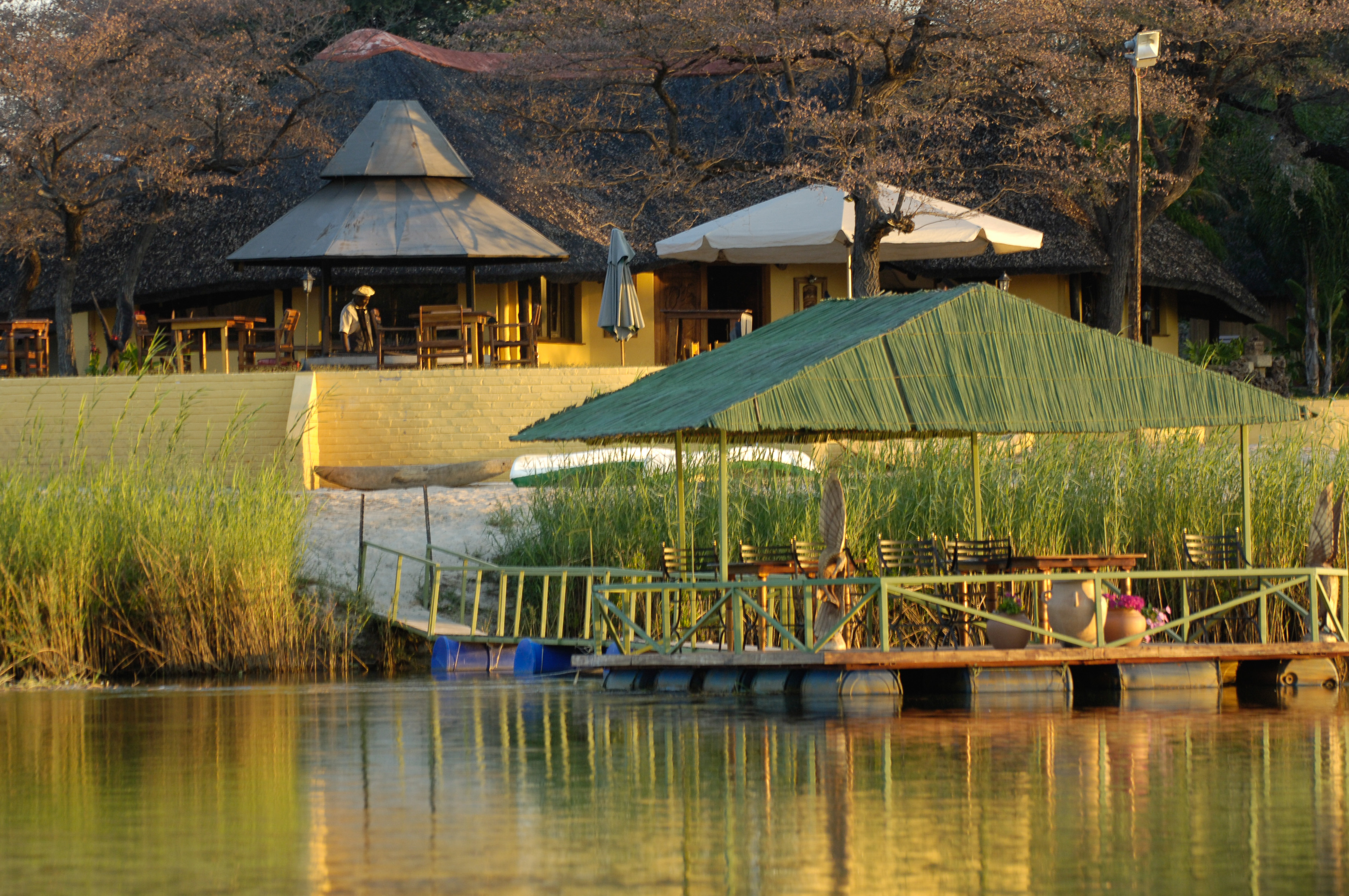 Hakusembe River Lodge am Okavango Delta